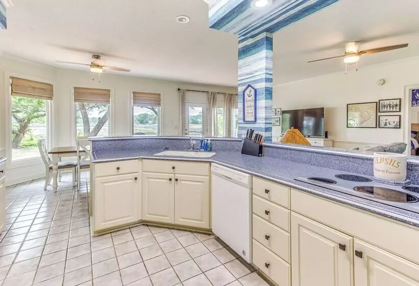 Walk To Marina: Pet Friendly Little River Home!