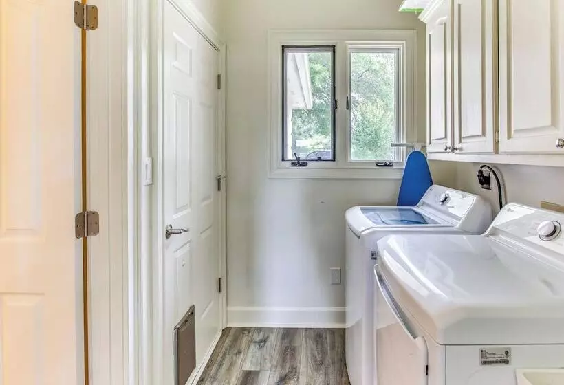 Walk To Marina: Pet Friendly Little River Home!