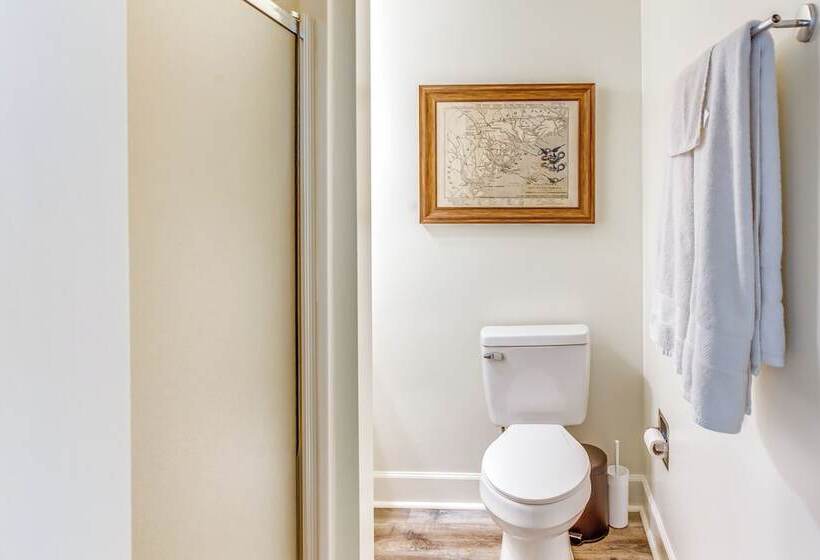 Walk To Marina: Pet Friendly Little River Home!