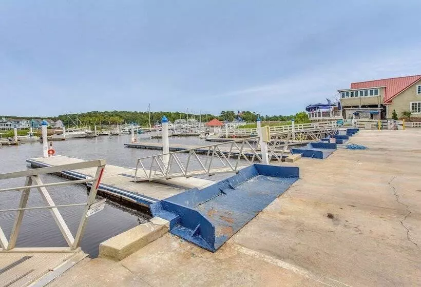 Walk To Marina: Pet Friendly Little River Home!