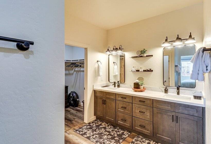 Pinetop Lakes Country Club Cabin: Golf & Hike!