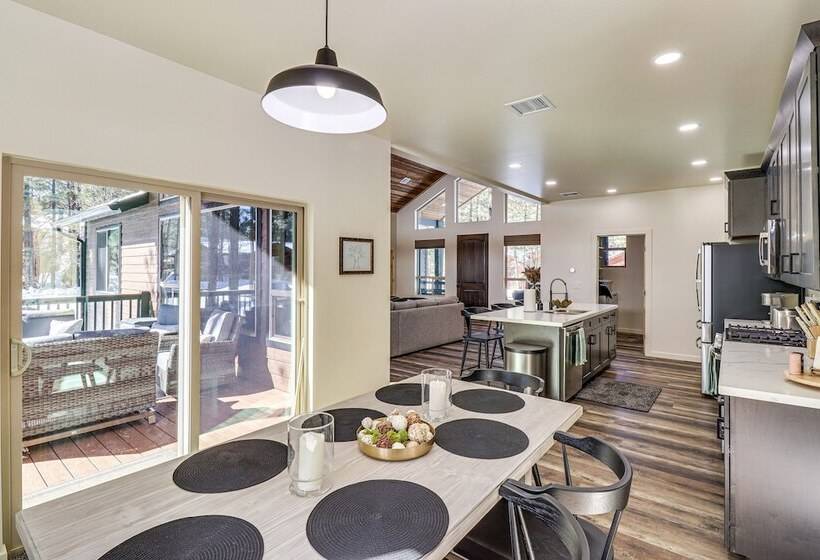 Pinetop Lakes Country Club Cabin: Golf & Hike!