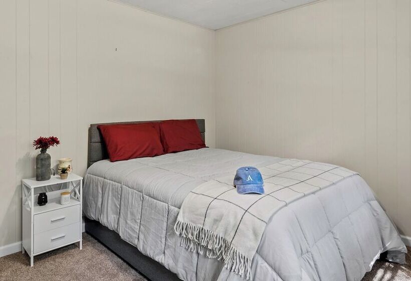 Tomhickon By Avantstay Walk To Lake Firepit + Deck