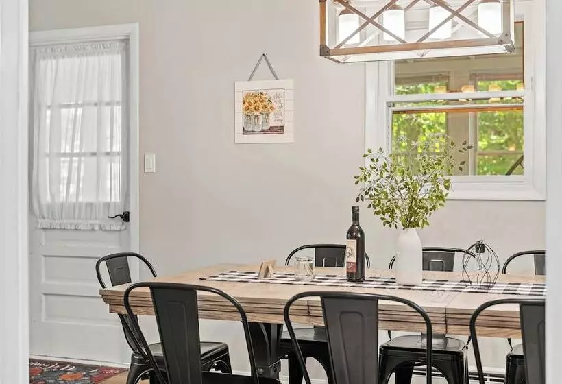 Tomhickon By Avantstay Walk To Lake Firepit + Deck