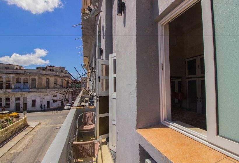 مسافرخانه Don Malecon