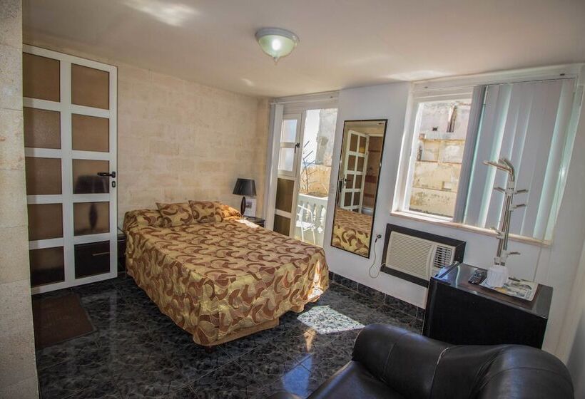 مسافرخانه Don Malecon