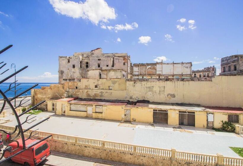 مسافرخانه Don Malecon