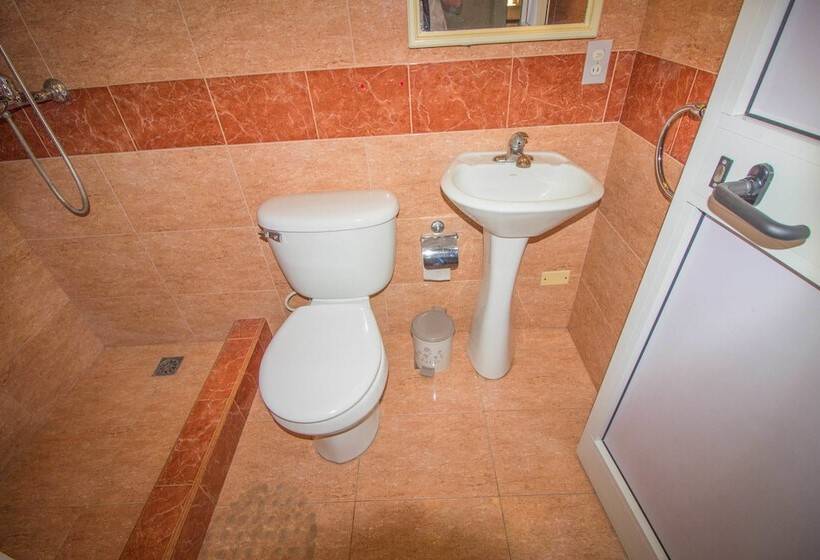 مسافرخانه Don Malecon