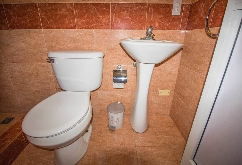 مسافرخانه Don Malecon