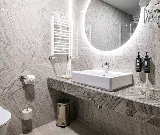 Hotelli Ramada By Wyndham Bucharest Otopeni Airport