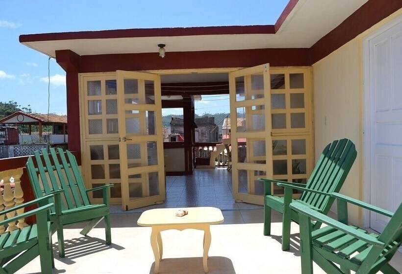 پانسیون Casa Dorkis