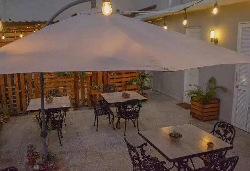 ペンション Hostal Cotarelo