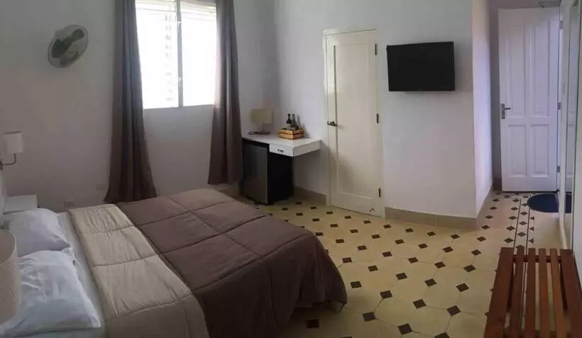 ペンション Hostal Cotarelo