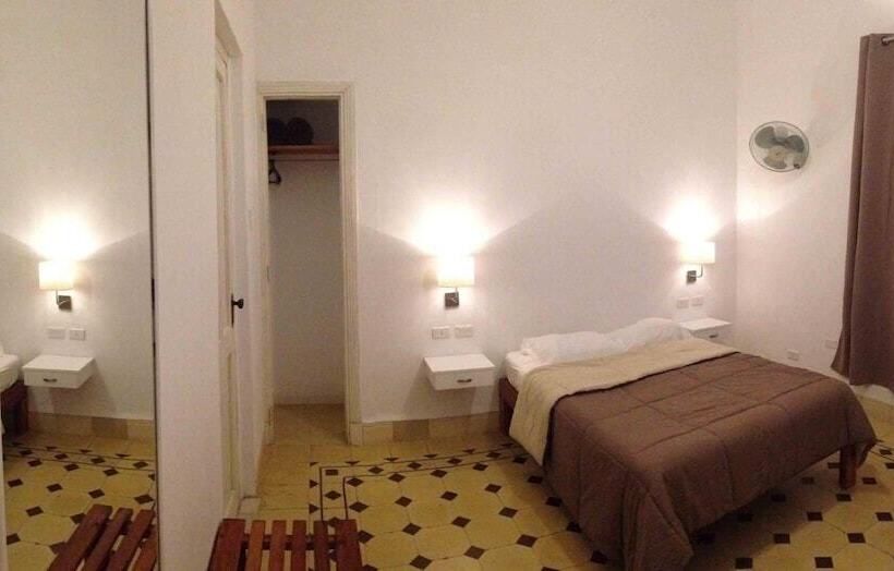 پانسیون Hostal Cotarelo