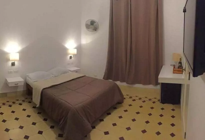 ペンション Hostal Cotarelo