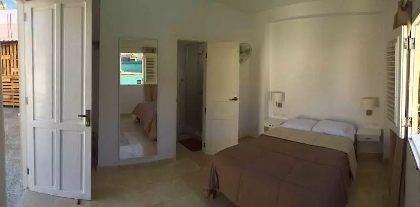 ペンション Hostal Cotarelo