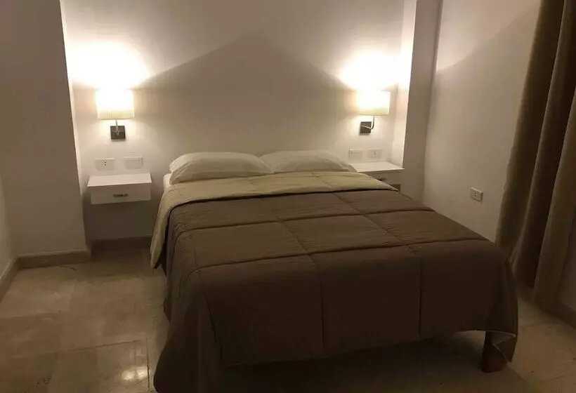 ペンション Hostal Cotarelo