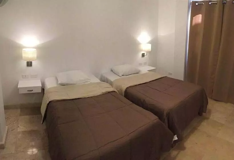 ペンション Hostal Cotarelo