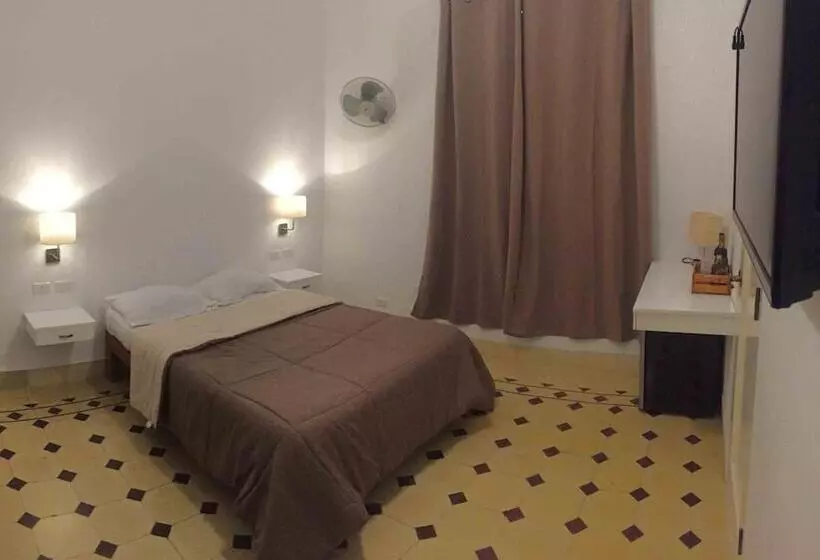 ペンション Hostal Cotarelo