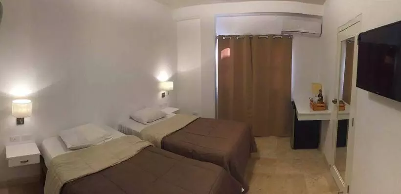 ペンション Hostal Cotarelo