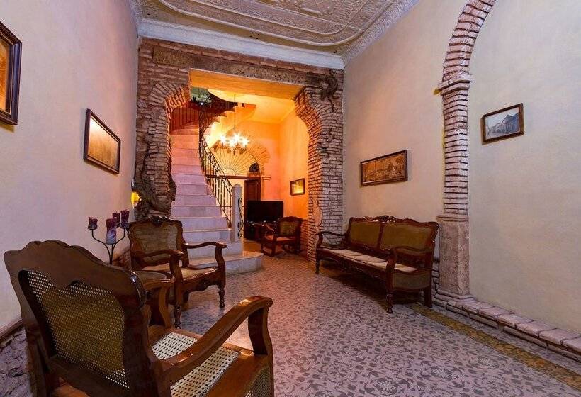 پانسیون Hostal El Balcon