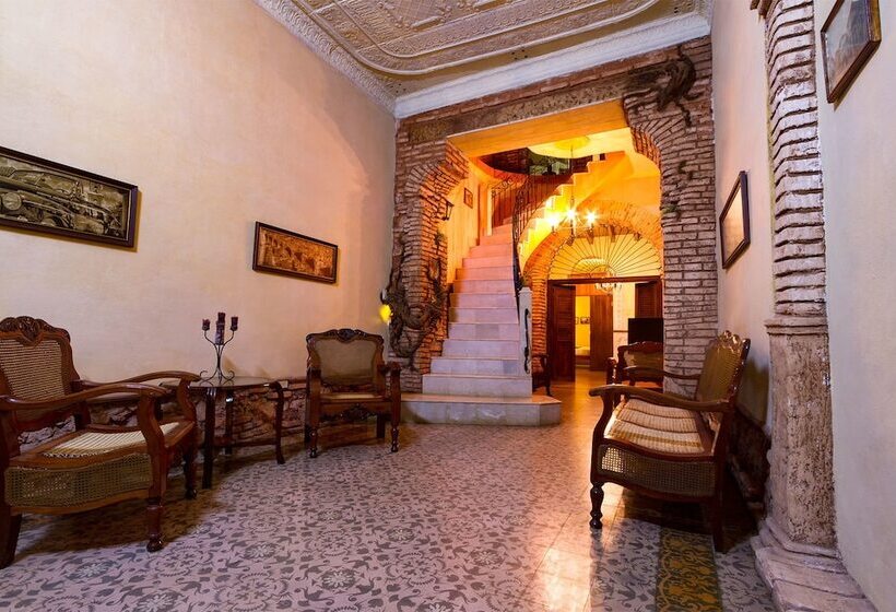 پانسیون Hostal El Balcon