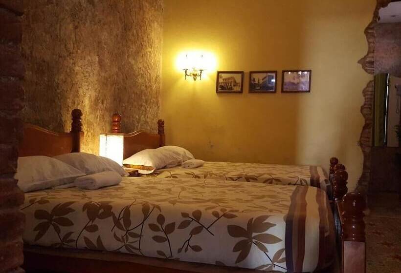 پانسیون Hostal El Balcon