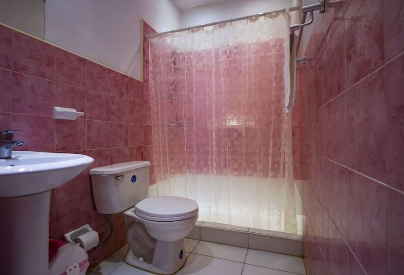 پانسیون Hostal El Balcon