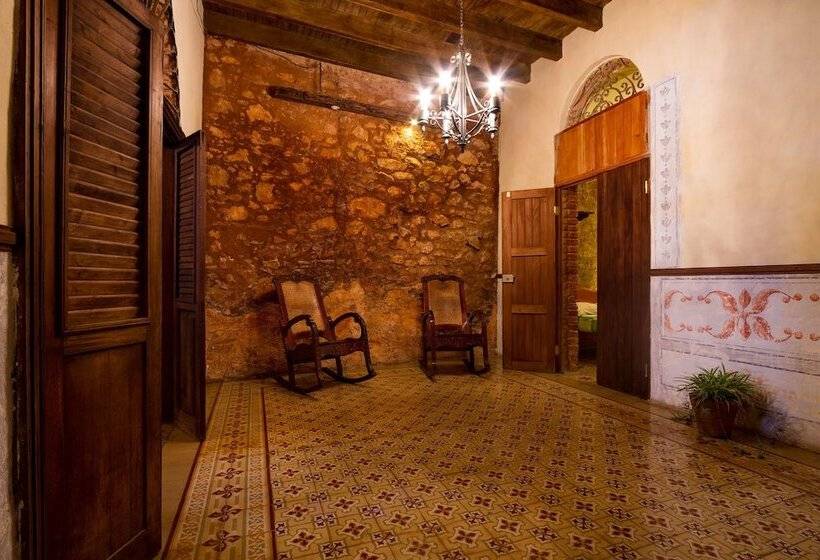 پانسیون Hostal El Balcon