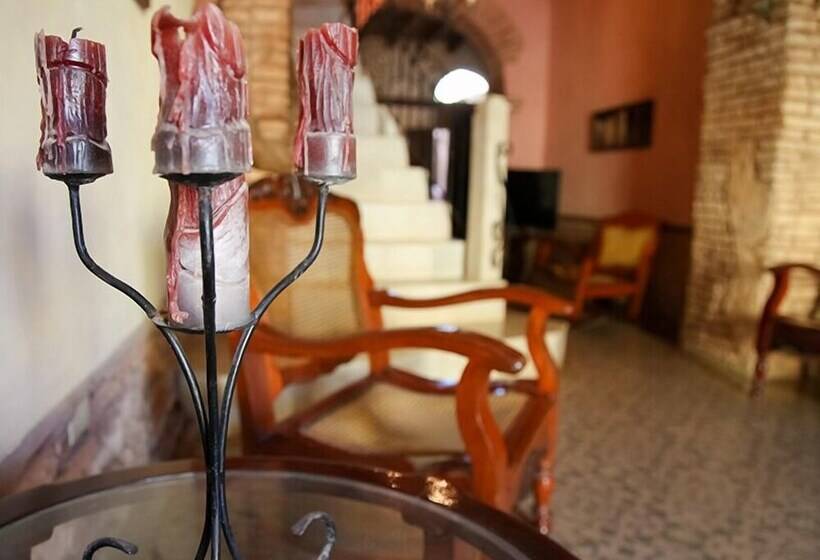 پانسیون Hostal El Balcon