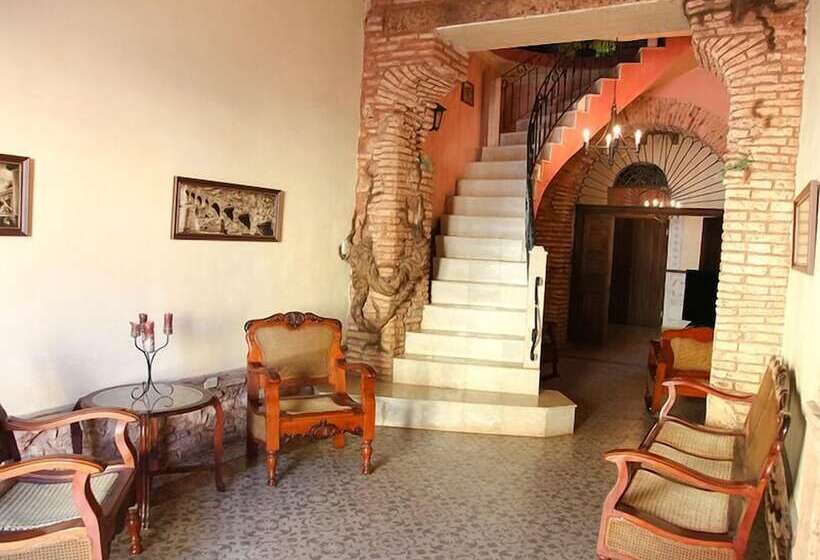 پانسیون Hostal El Balcon