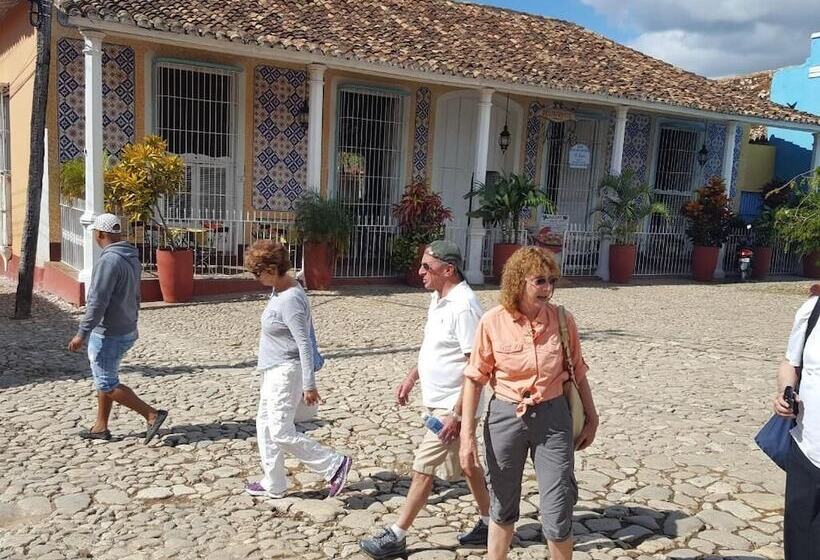 پانسیون Hostal El Balcon