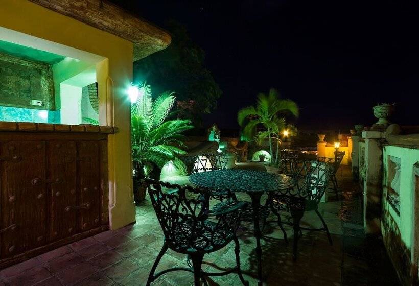پانسیون Hostal El Balcon