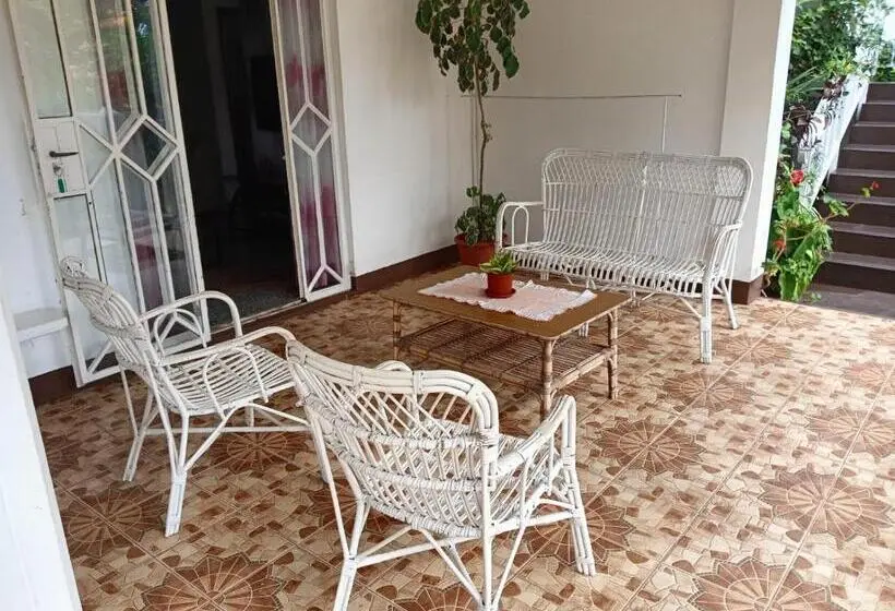 پانسیون R Garden Pointe Aux Sables