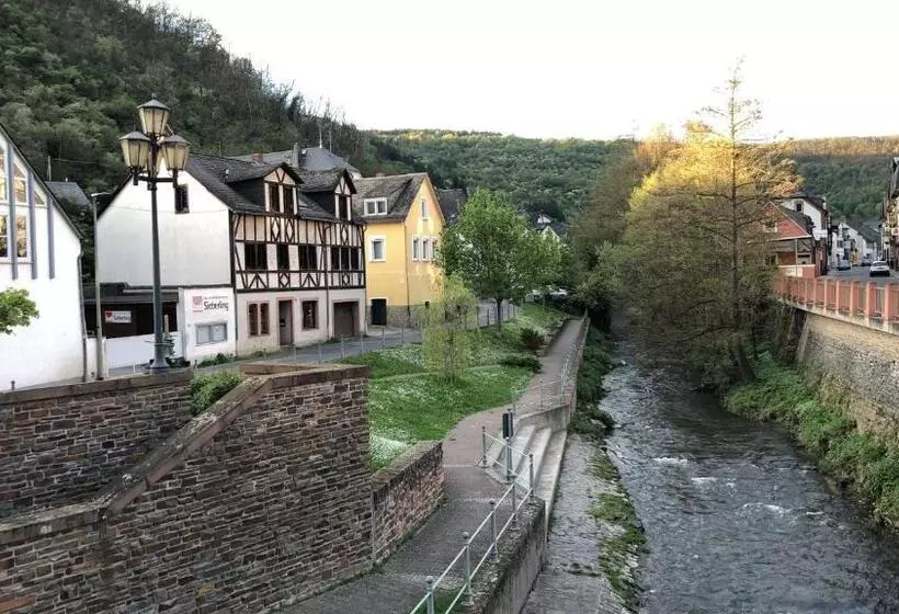 Rheinliebe Bistro Und Pension