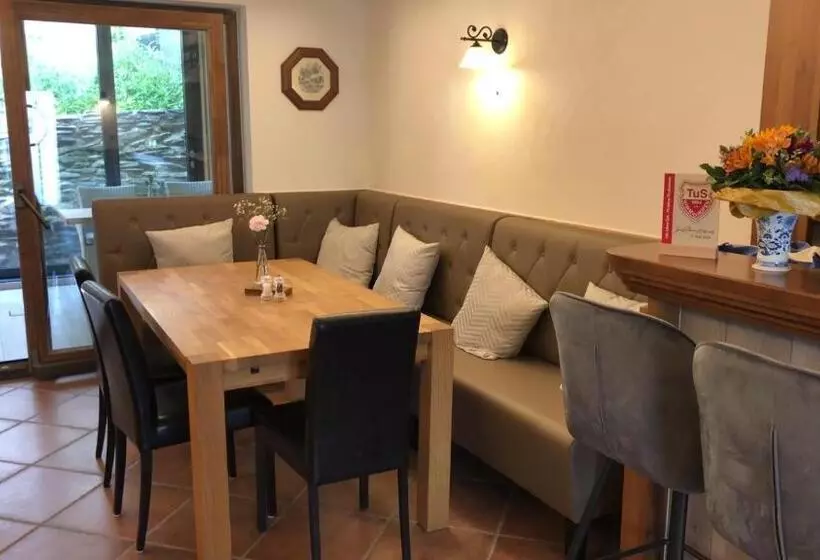 Rheinliebe Bistro Und Pension