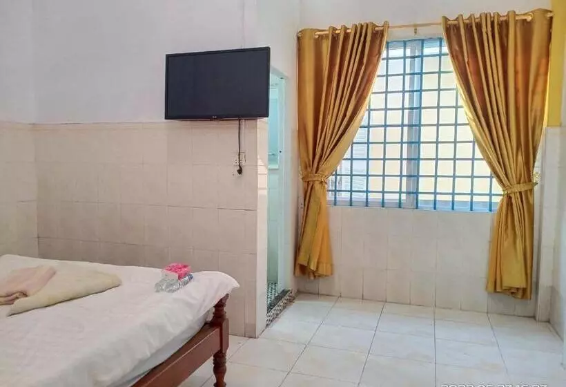 هاستل Silver Dolphin Guesthouse & Restaurant