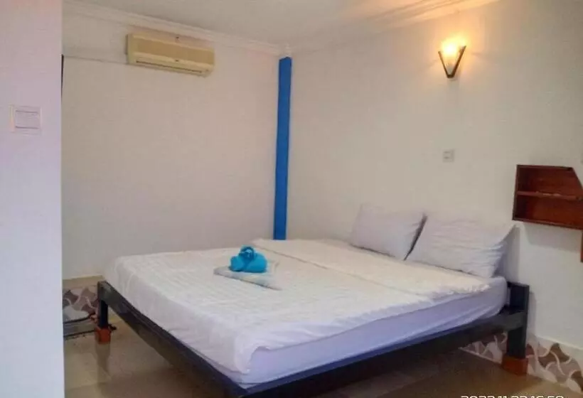 هاستل Silver Dolphin Guesthouse & Restaurant