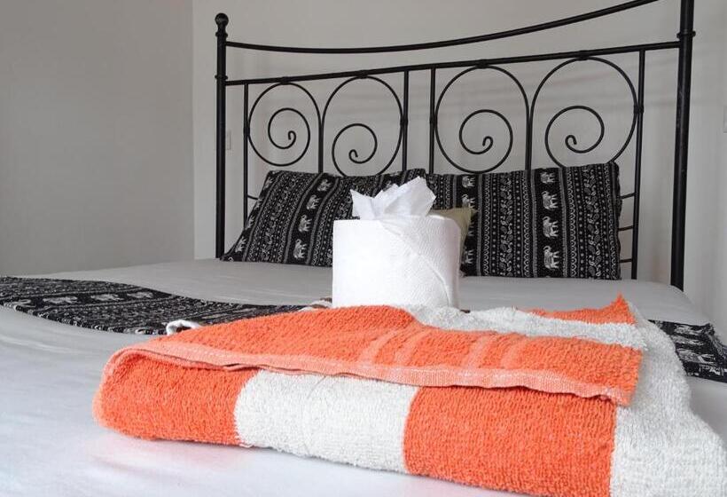 Bed & Breakfast Cocoplant Surf Inn