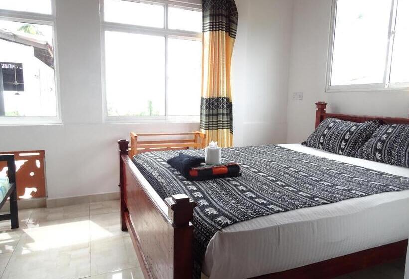 Bed & Breakfast Cocoplant Surf Inn