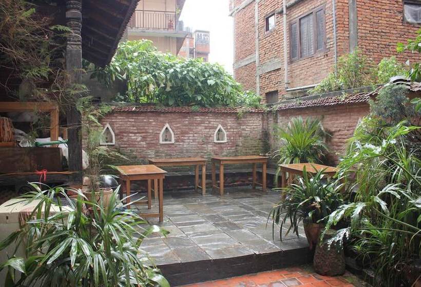 تختخواب و صبحانه Goathchen Guest House