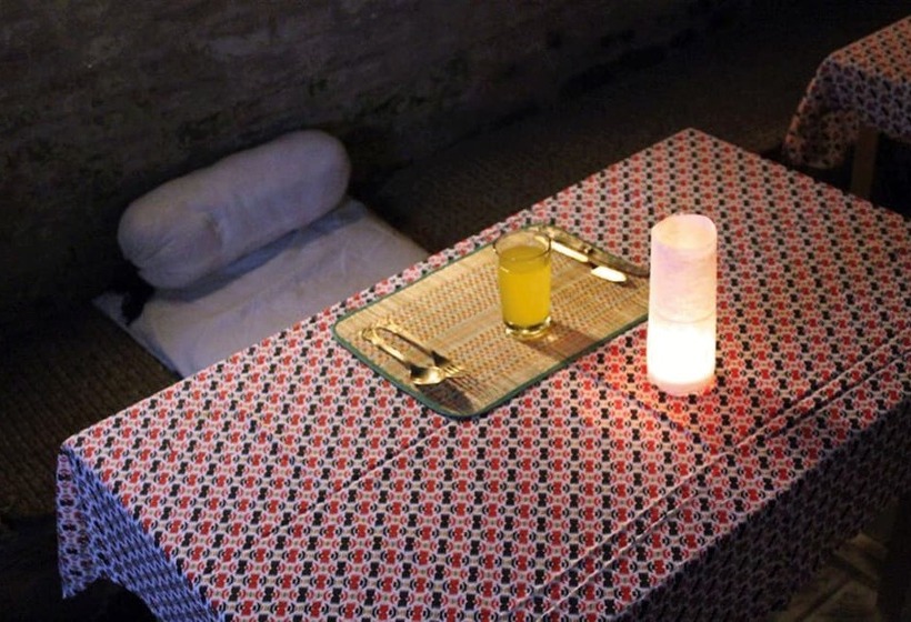 تختخواب و صبحانه Goathchen Guest House