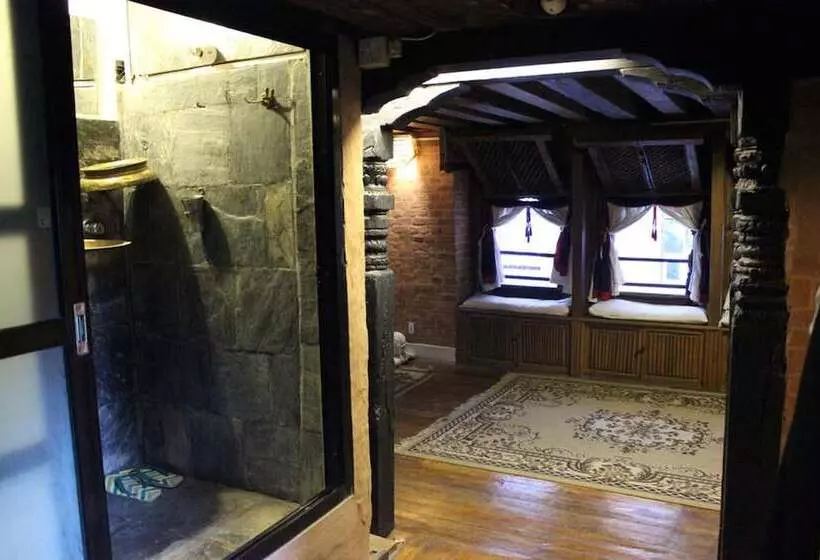 تختخواب و صبحانه Goathchen Guest House