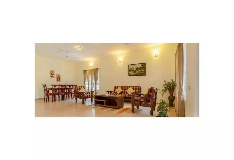 Aamiaismajoitus (B&B) Stays 42   Oleander Suites Coorg