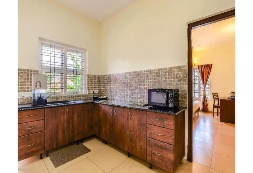 Aamiaismajoitus (B&B) Stays 42   Oleander Suites Coorg