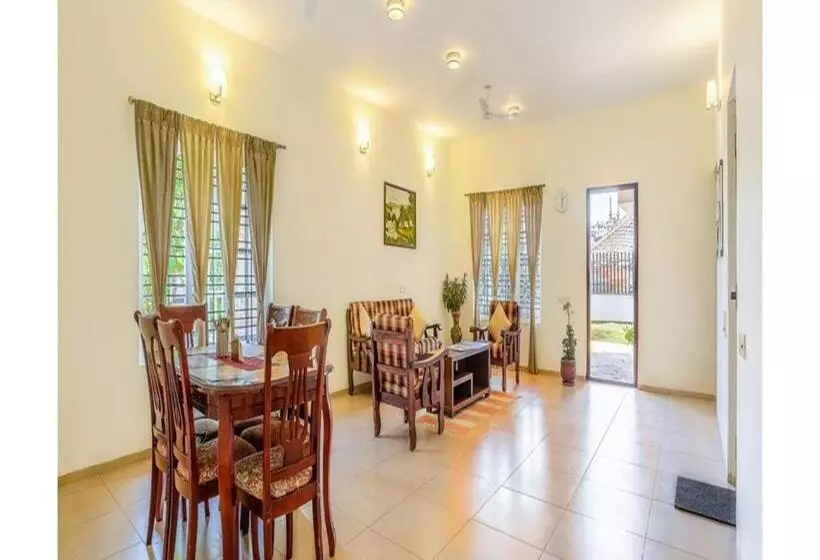 Aamiaismajoitus (B&B) Stays 42   Oleander Suites Coorg
