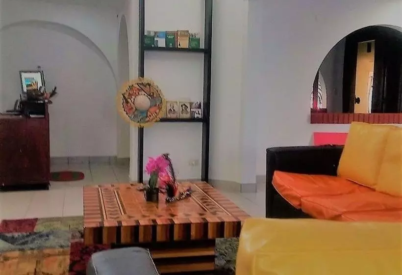 Costanera 2 Cacique Hostel And Suits Asuncion