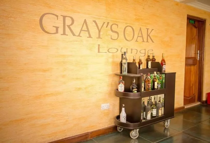 هتل Gray S Oak