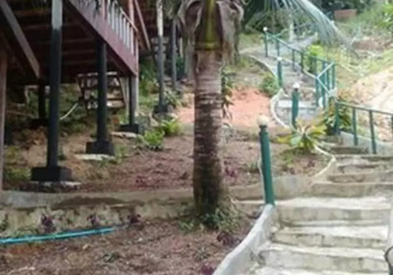 هتل Happy Elephant Bungalows