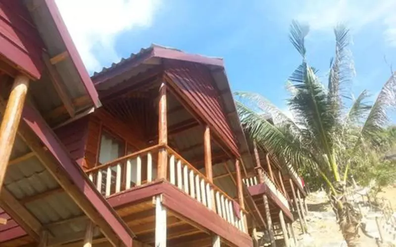 هتل Happy Elephant Bungalows